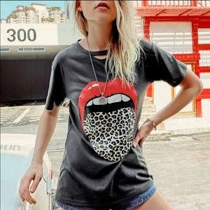 Red Lips Tongue Leopard l Print Tee Shirt Charcoal